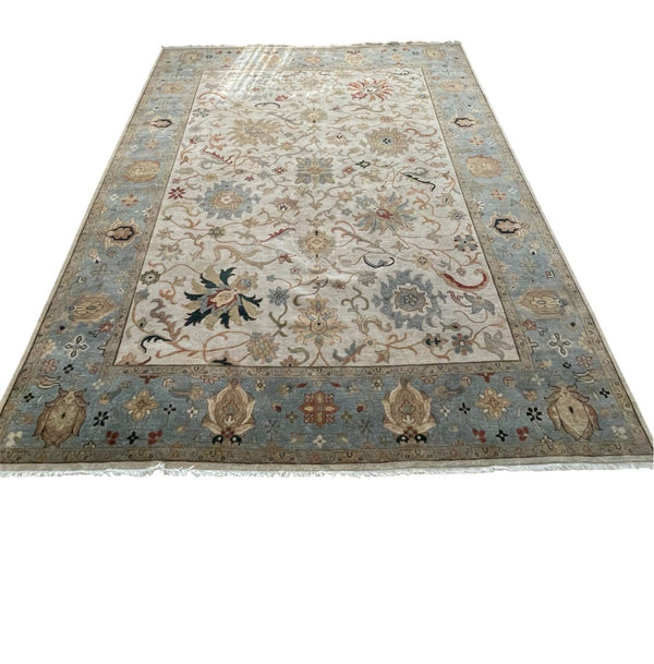 Pakistani Sultanabad (Ziegler) Rug — Ivory & Blue Hand knotted Wool. Late 20th C