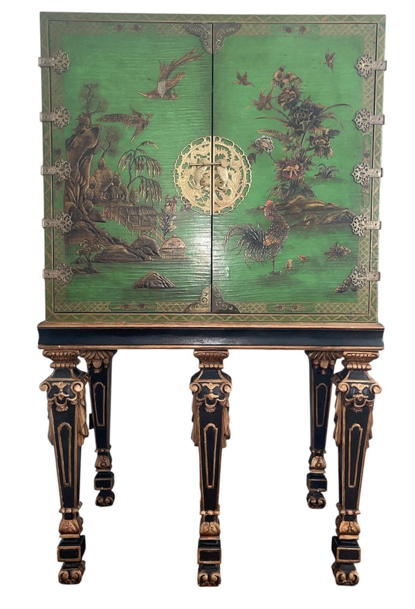 Italian Baroque‑Style Green Chinoiserie Lacquer Bar Cabinet. 20th Century.