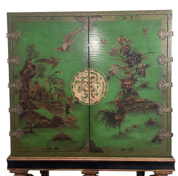 Italian Baroque‑Style Green Chinoiserie Lacquer Bar Cabinet. 20th Century.