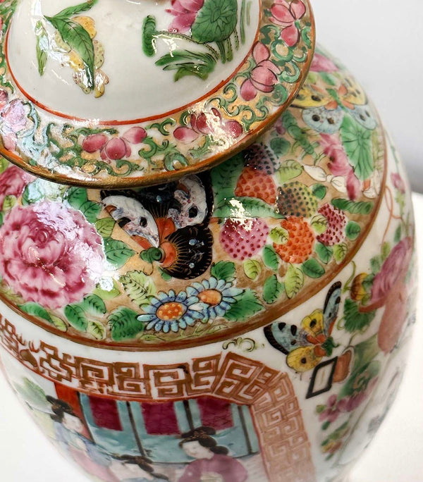 Chinese Pair of Early 19th Century Famille Rose Canton Lidded Vases