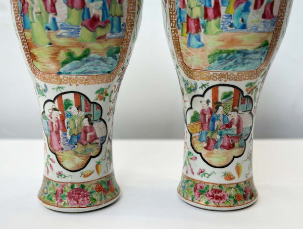 Chinese Pair of Early 19th Century Famille Rose Canton Lidded Vases