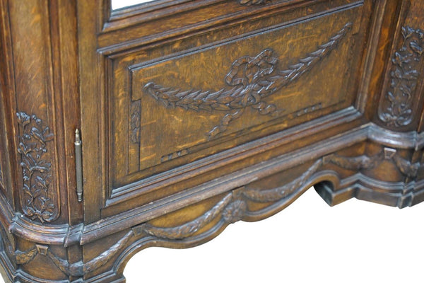 Late 19th Century French Oak Display Cabinet with Ribbon & Garland Glazing