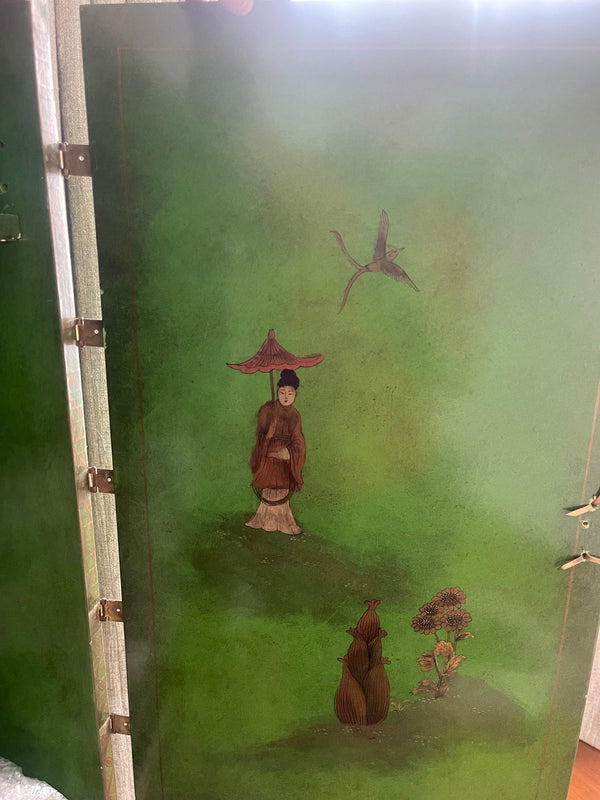 Italian Baroque‑Style Green Chinoiserie Lacquer Bar Cabinet. 20th Century.