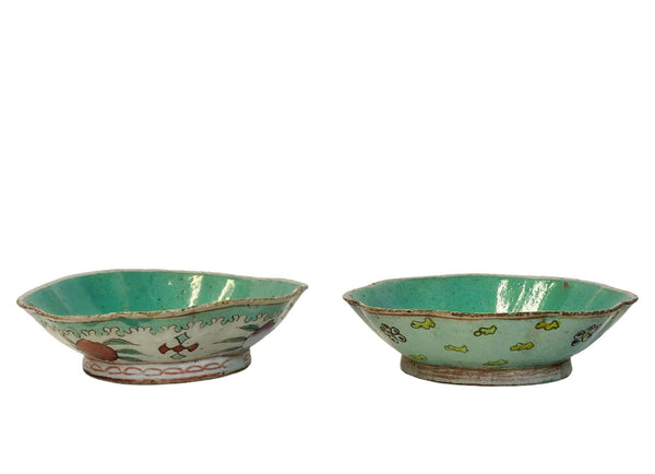 Pair of Late 18th Century Chinese Famille Rose Bowls