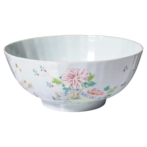 Chinese Export Fluted Porcelain Bowl