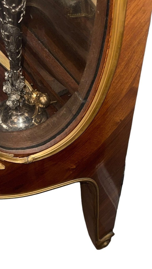 Spectacular Early 20th Century French Louis XV Style Vitrine Signed by F. Linke