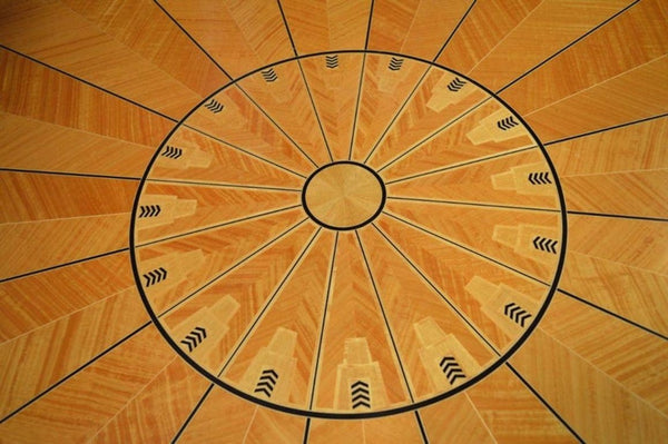 Italian Art Deco Inlaid Satinwood and Ebonized Round Table, circa 1930's.