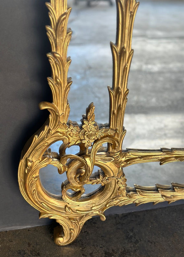 Italian 19th Century Hand-Carved Giltwood Mirror