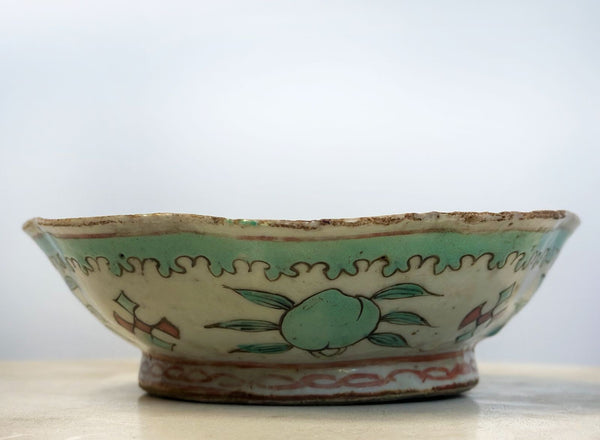 Pair of Late 18th Century Chinese Famille Rose Bowls