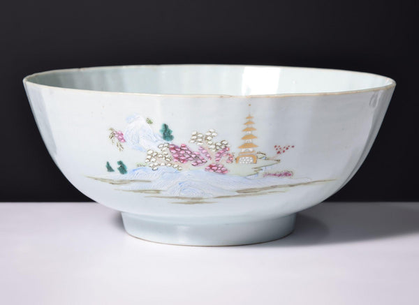 Chinese Export Fluted Porcelain Bowl