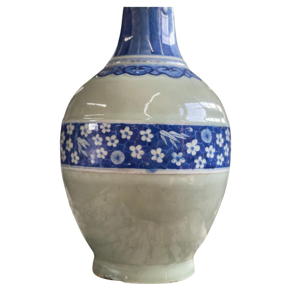 18th Century Chinese Porcelain Vase