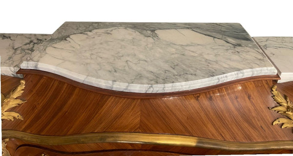 Spectacular Early 20th Century French Louis XV Style Vitrine Signed by F. Linke