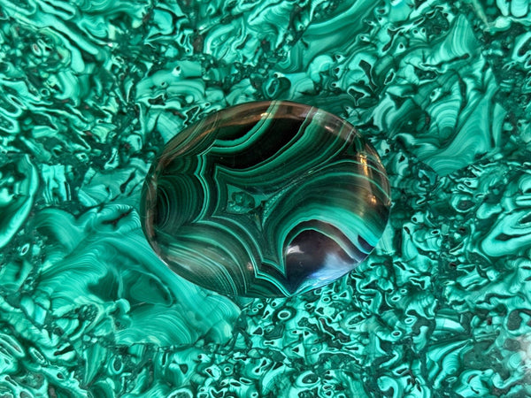 Large Italian Malachite Lidded Decorative Box on Ball Feet. 20th Century.