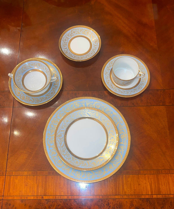 Early 20th Century Haviland Limoges France Porcelain Dinner Service for Twelve