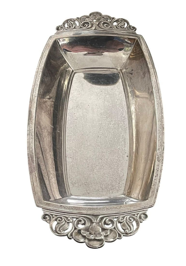 Collection of Three Tiffany & Co. Sterling Silver Serving Pieces. 20th Century.