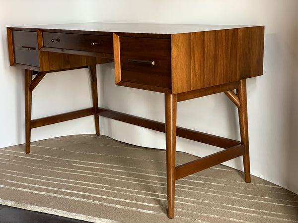 Mid-20th Century American Walnut Desk in the Style of Paul Frankl