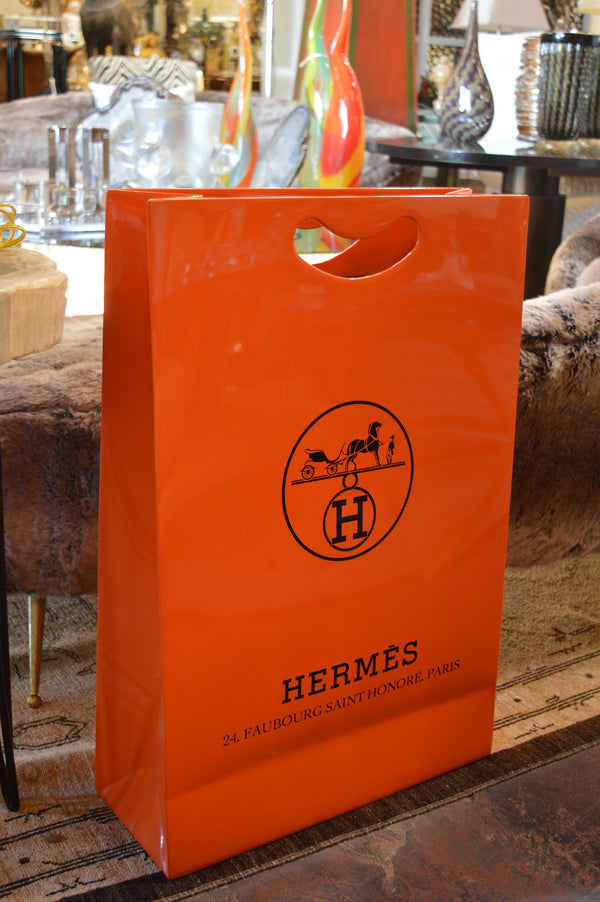 Jonathan Seliger, Two Seaters, the Hermes Shopping Bag - Bronze (2021)